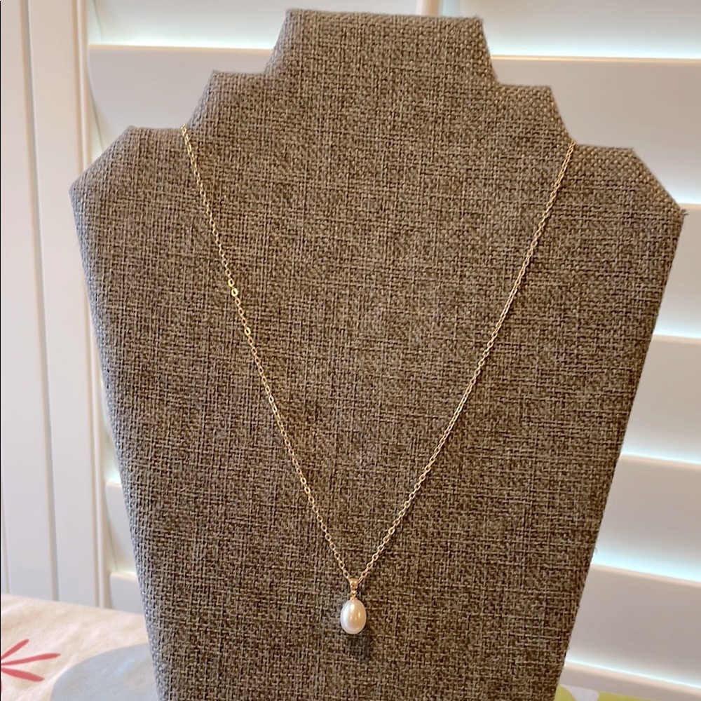 PEARL PENDANT NECKLACE